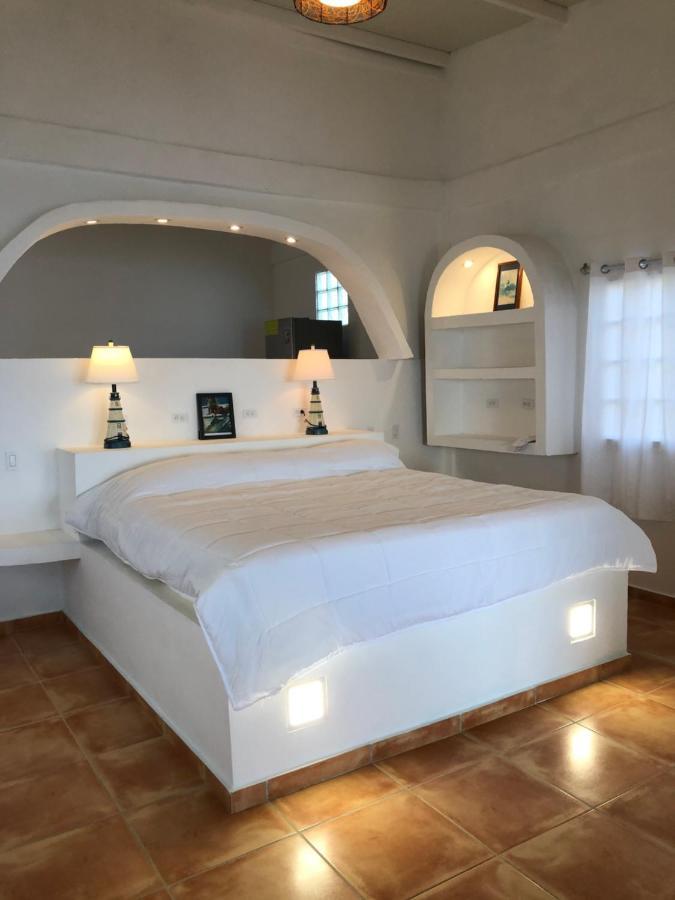 Oceanfront Bungalows - Paradise Rentals Санта Каталина Екстериор снимка