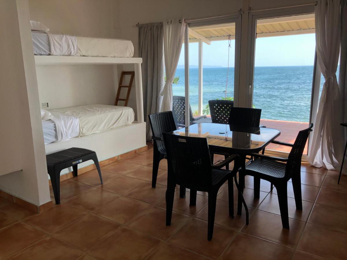Oceanfront Bungalows - Paradise Rentals Санта Каталина Екстериор снимка