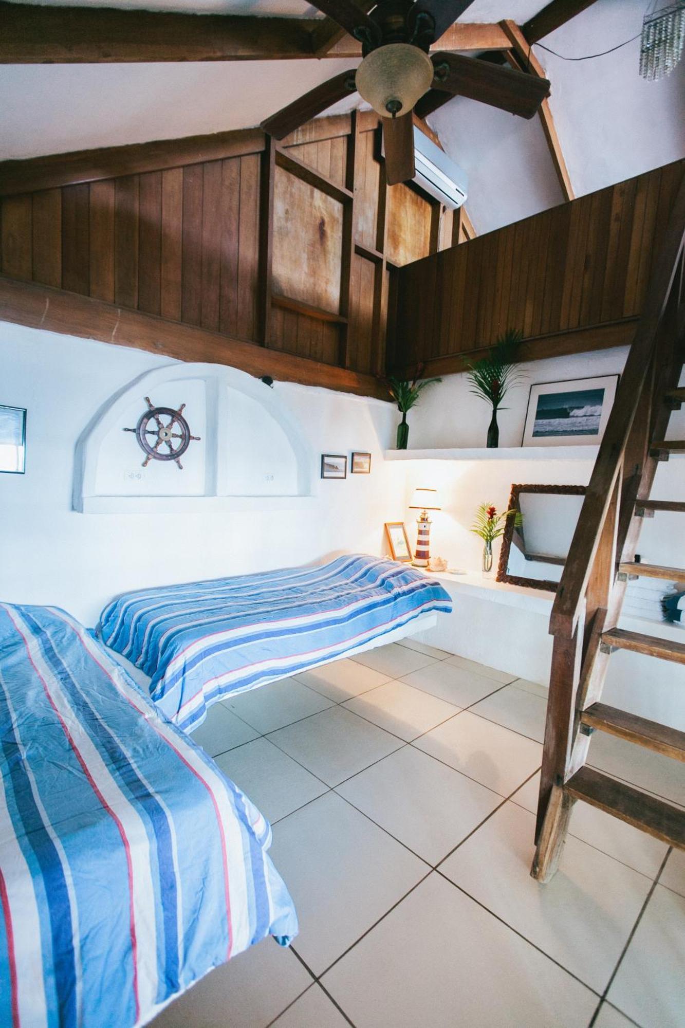 Oceanfront Bungalows - Paradise Rentals Санта Каталина Екстериор снимка