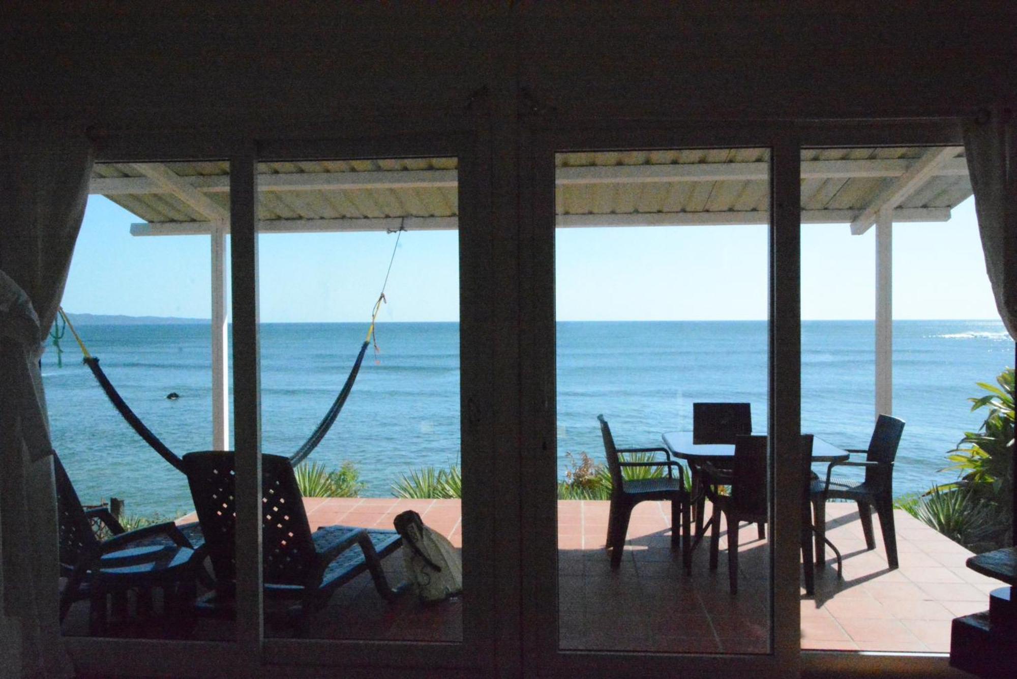 Oceanfront Bungalows - Paradise Rentals Санта Каталина Екстериор снимка