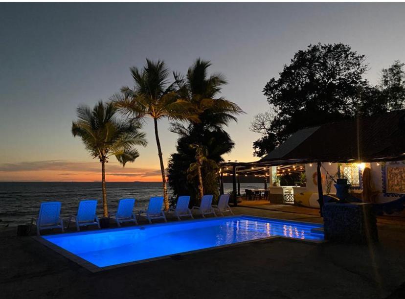 Oceanfront Bungalows - Paradise Rentals Санта Каталина Екстериор снимка